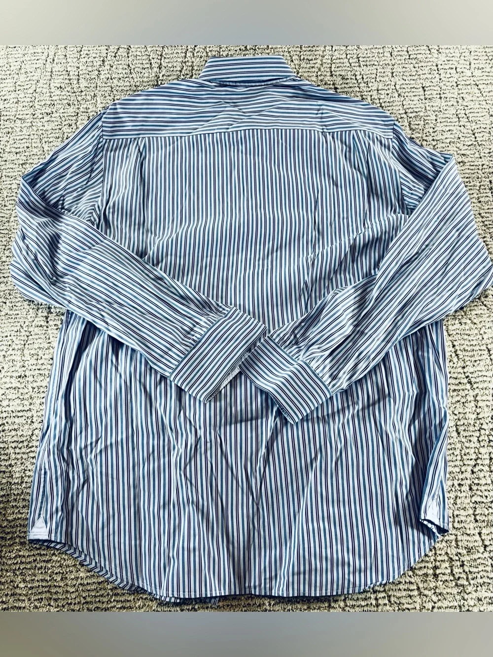 Banana Republic Men’s Large (16/16.5) Blue Fitted Striped Button Down Shirt